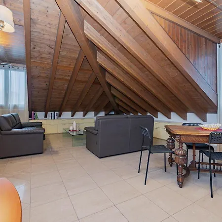 Bnbest Tricolore 6 Pax 140 Sqm Apartament