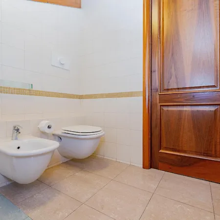 Bnbest Tricolore 6 Pax 140 Sqm *
