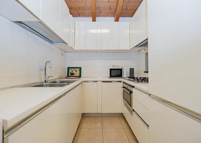Bnbest Tricolore 6 Pax 140 Sqm Mediolan